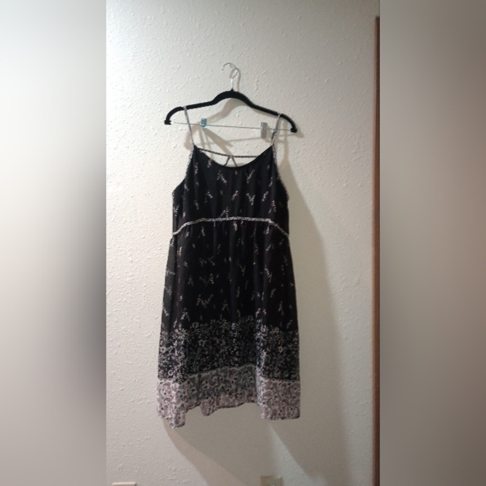 MAURICE'S - Black Floral Blouse